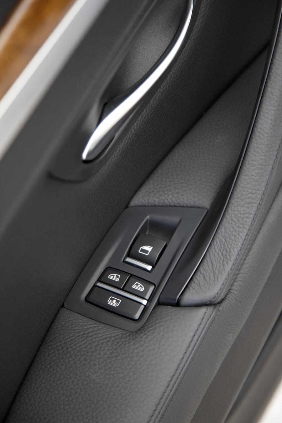  BMW 5-Series Long-Wheelbase 2010 года  (CN) (фото 10 из 77)